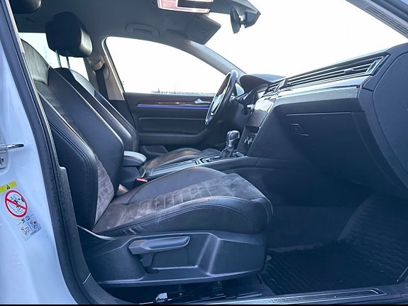 Volkswagen Passat 11 of 12