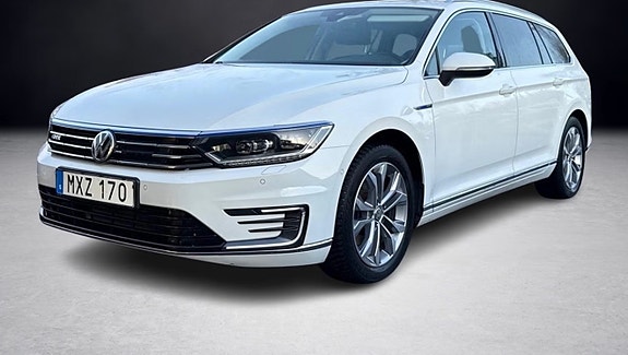 Volkswagen Passat 4 of 12