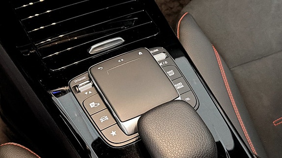Mercedes-Benz CLA250 e 20 of 24