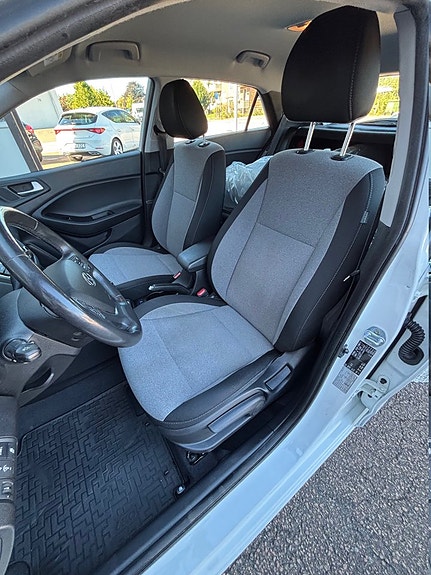 Hyundai i20 11 of 15