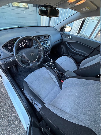 Hyundai i20 9 of 15