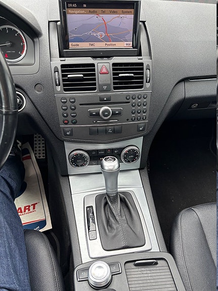 Mercedes-Benz C220 8 of 17
