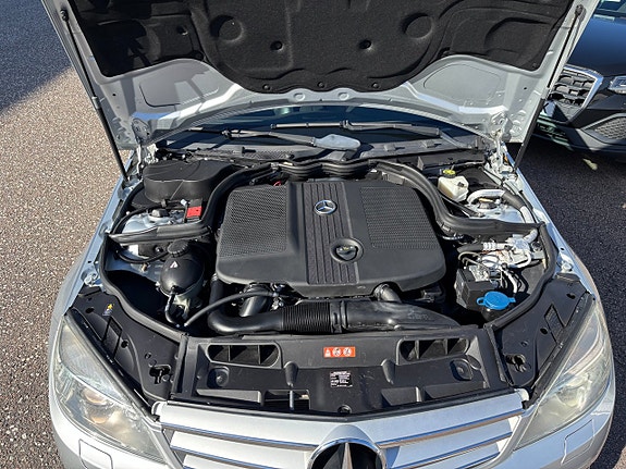 Mercedes-Benz C220 17 of 17