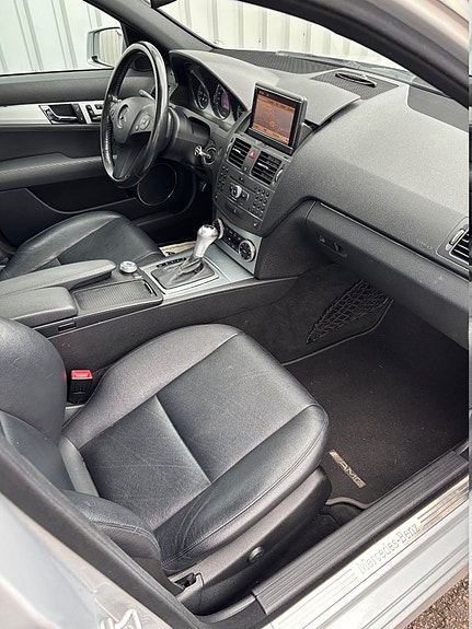 Mercedes-Benz C220 11 of 17