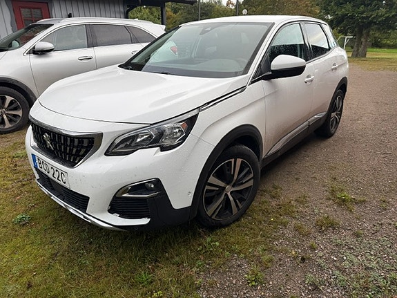 Peugeot 3008 2 of 8