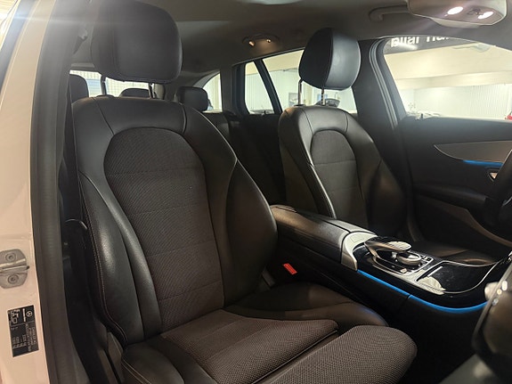 Mercedes-Benz C350 22 of 25