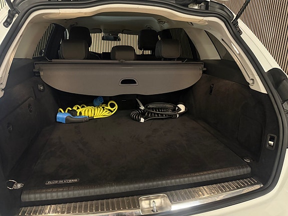 Mercedes-Benz C350 17 of 25