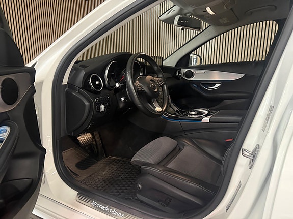 Mercedes-Benz C350 10 of 25