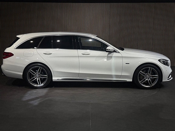 Mercedes-Benz C350 3 of 25