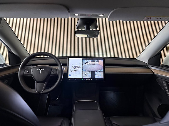 Tesla Model Y 15 of 23