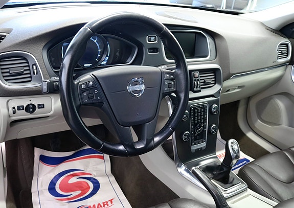 Volvo V40 11 of 23