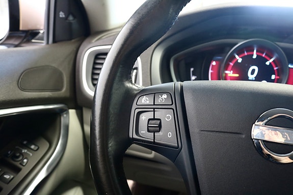 Volvo V40 13 of 23