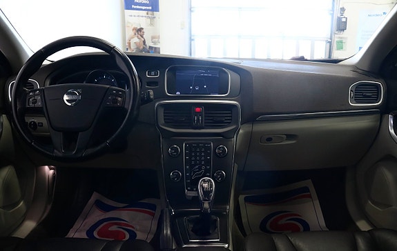 Volvo V40 10 of 23