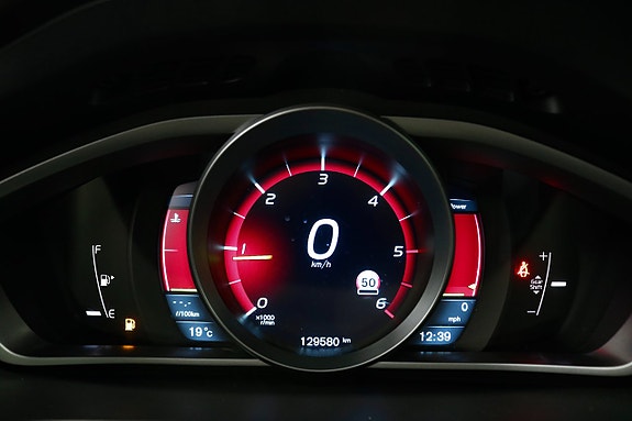 Volvo V40 12 of 23