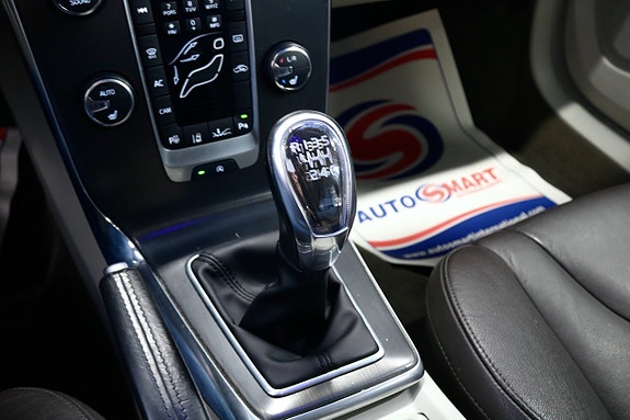 Volvo V40 19 of 23