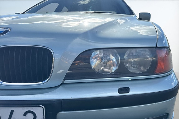 BMW 523i 10 of 20