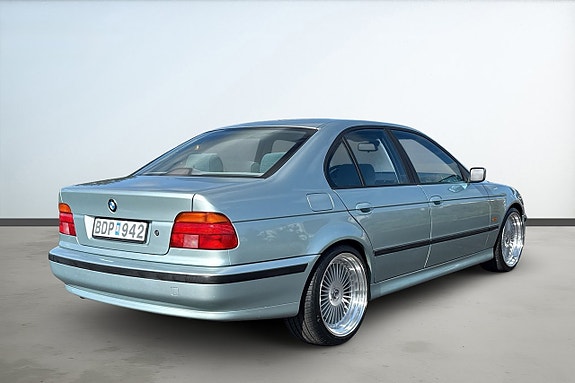 BMW 523i 5 of 20
