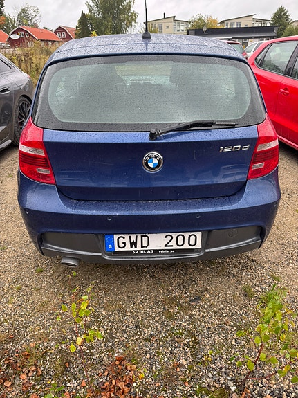BMW 120d 2 of 4