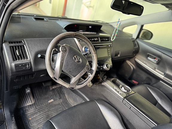 Toyota Prius+ 5 of 5