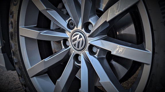 Volkswagen Passat 10 of 30