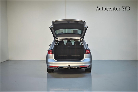 Volkswagen Passat 5 of 30