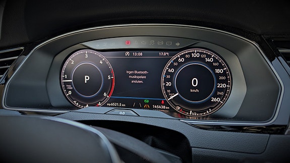 Volkswagen Passat 16 of 30