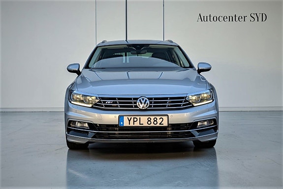 Volkswagen Passat 2 of 30