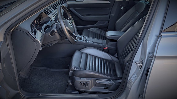 Volkswagen Passat 26 of 30