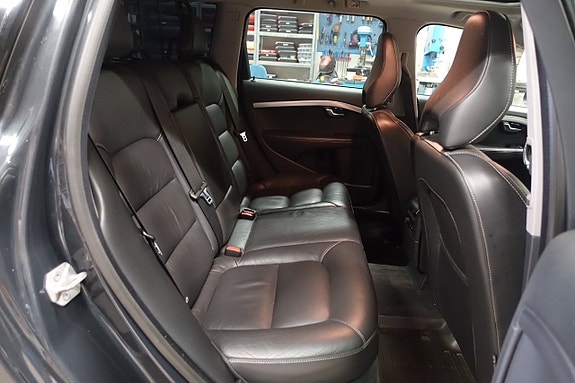 Volvo V70 19 of 30