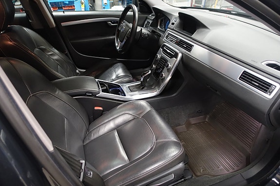 Volvo V70 20 of 30