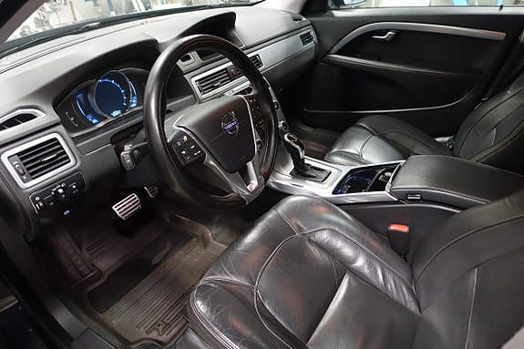 Volvo V70 16 of 30