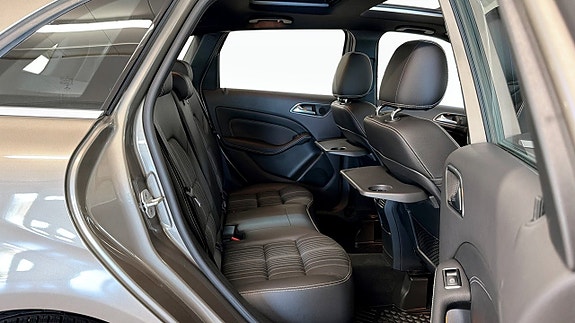 Mercedes-Benz B200 5 of 20