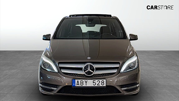 Mercedes-Benz B200 8 of 20