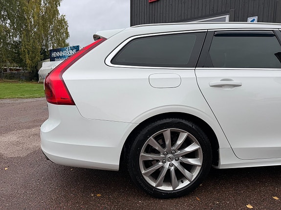 Volvo V90 17 of 23