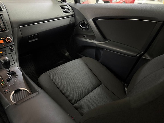 Toyota Avensis 16 of 17