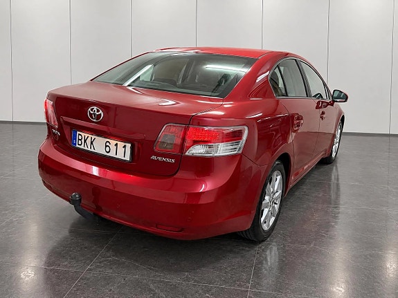 Toyota Avensis 4 of 17