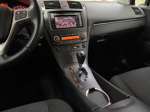 Toyota Avensis 14 of 17