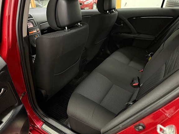 Toyota Avensis 17 of 17