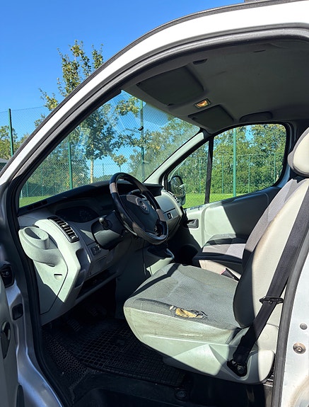 Opel Vivaro 6 of 11