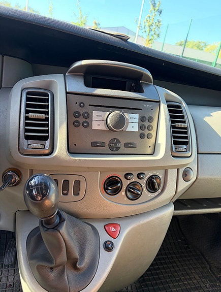 Opel Vivaro 11 of 11