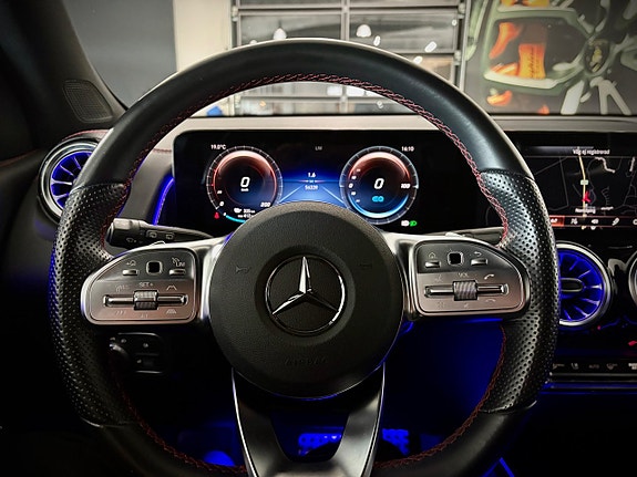 Mercedes-Benz EQB300 19 of 22