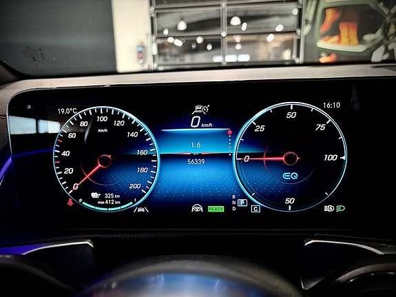 Mercedes-Benz EQB300 17 of 22