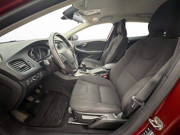 Volvo V40 11 of 28