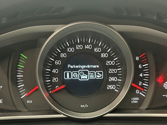 Volvo V40 15 of 28