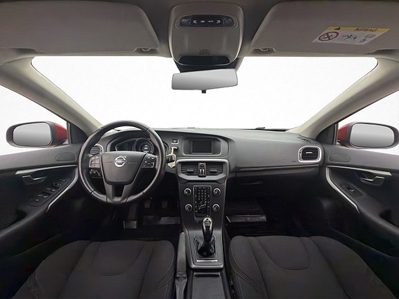Volvo V40 12 of 28