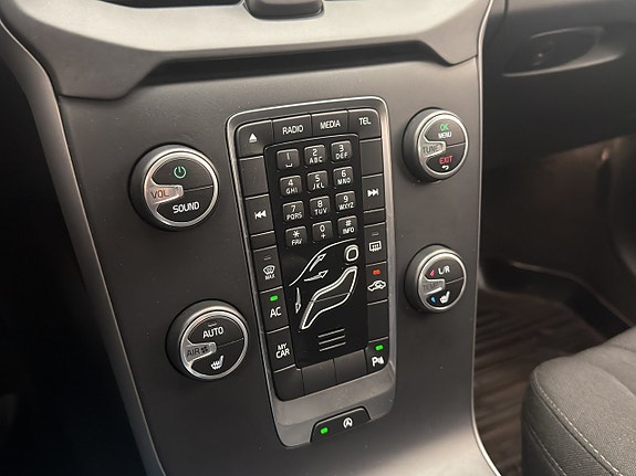 Volvo V40 20 of 28