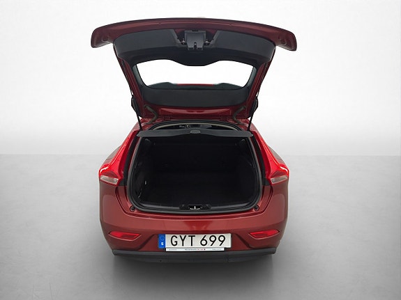 Volvo V40 9 of 28