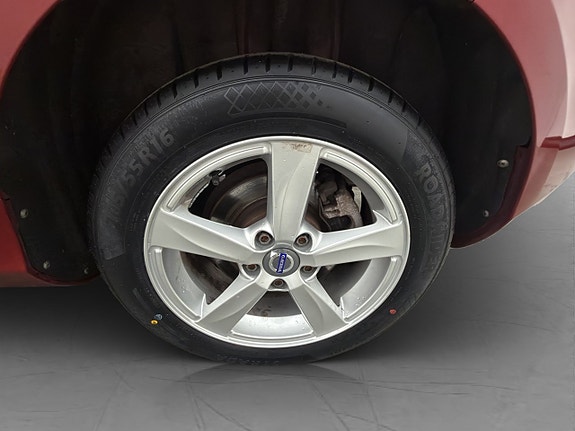 Volvo V40 26 of 28