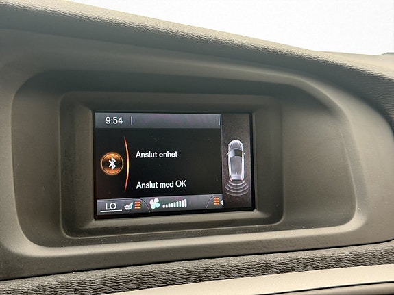 Volvo V40 18 of 28