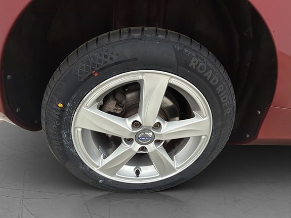 Volvo V40 27 of 28